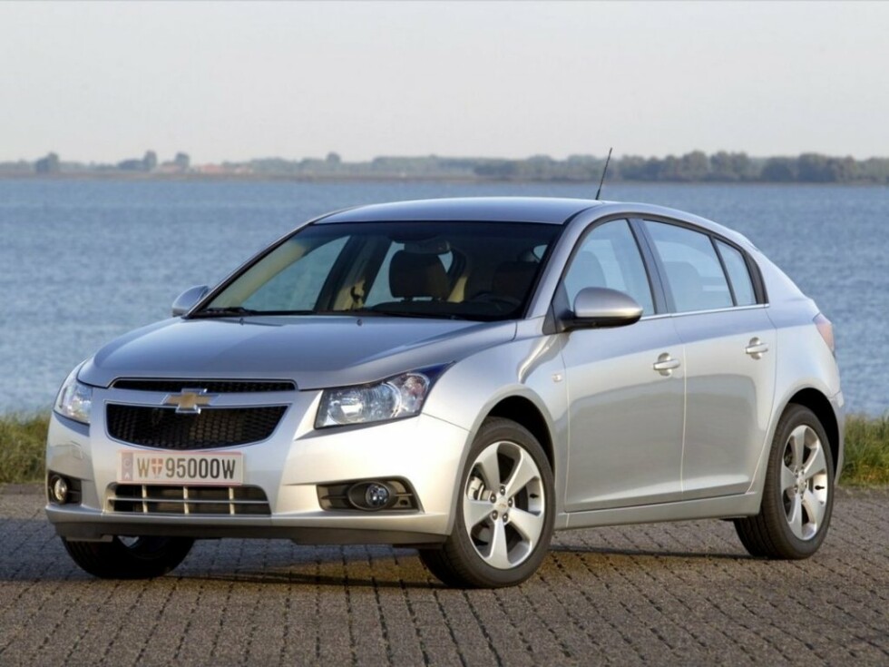 Коврики текстильные "Стандарт" для Chevrolet Cruze I (хэтчбек 5 дв / J305) 2011 - 2012, черные, 5шт.